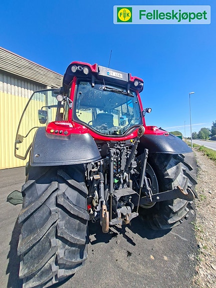 Valtra N154E 3 of 9