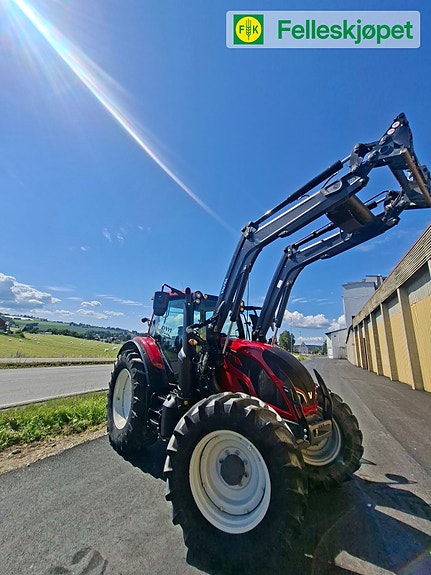 Valtra N154E 5 of 9