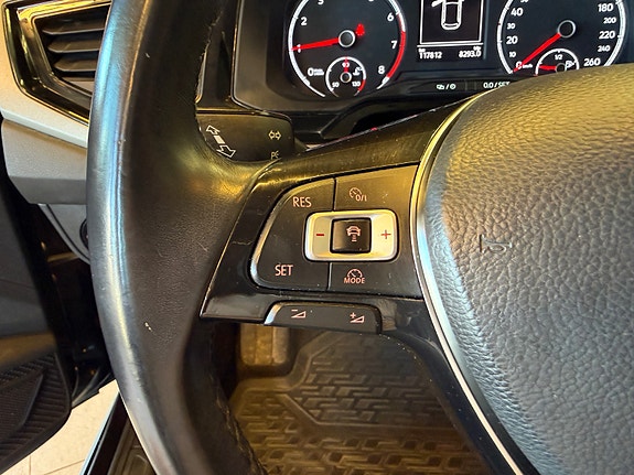 Volkswagen Polo 14 of 30
