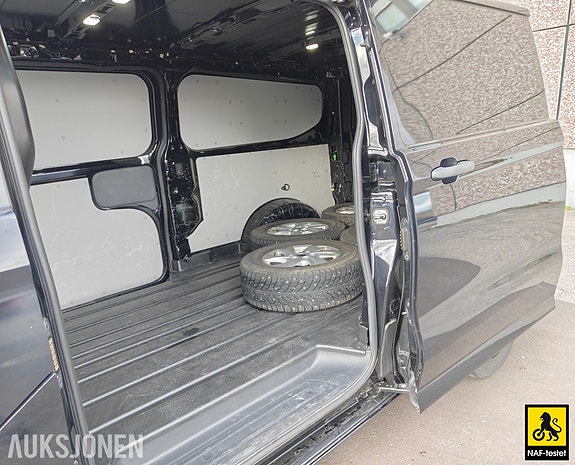 Ford Transit Custom 28 of 30