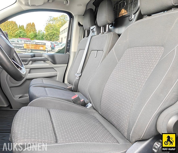 Ford Transit Custom 11 of 30