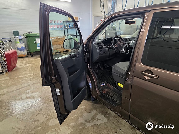 Volkswagen Caravelle 10 of 10