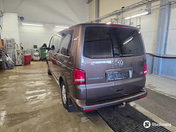 Volkswagen Caravelle 2 of 10