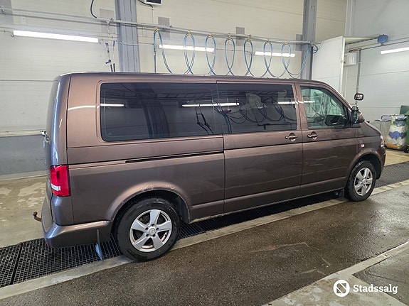 Volkswagen Caravelle 7 of 10