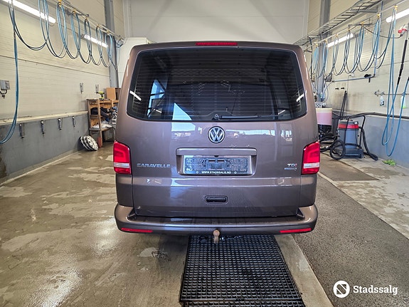 Volkswagen Caravelle 6 of 10