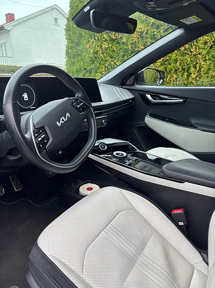 Kia EV6 3 of 10