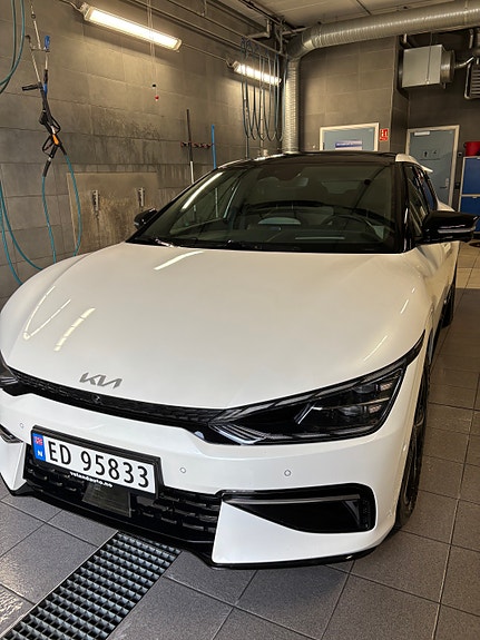 Kia EV6 2 of 10