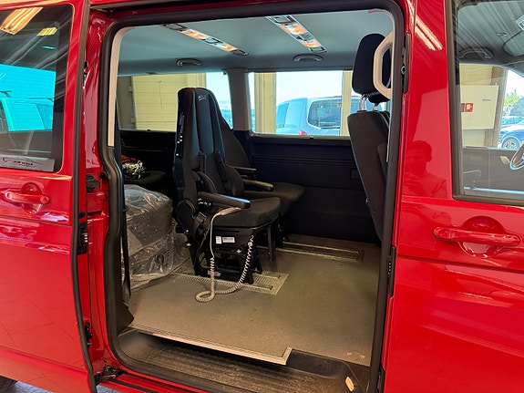 Volkswagen Caravelle 9 of 30
