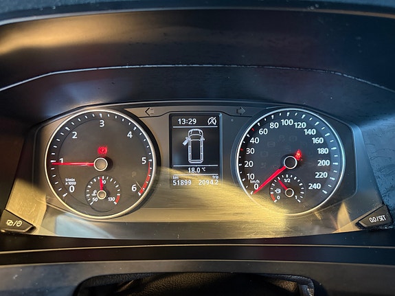 Volkswagen Caravelle 19 of 30