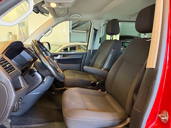 Volkswagen Caravelle 15 of 30