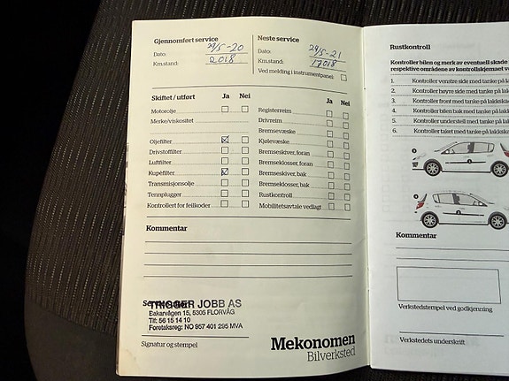 Volkswagen Caravelle 28 of 30