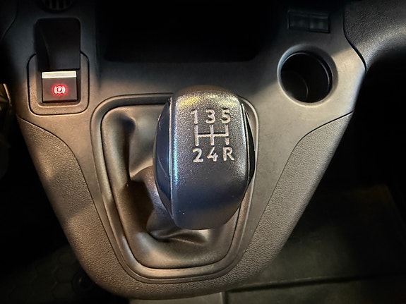 Peugeot Partner 24 of 24