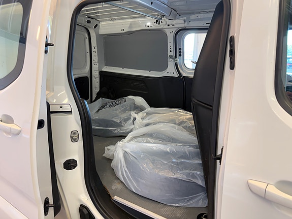 Peugeot Partner 8 of 24