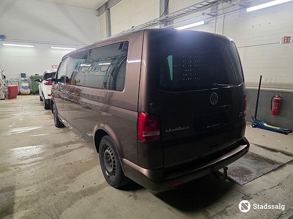 Volkswagen Caravelle 7 of 10