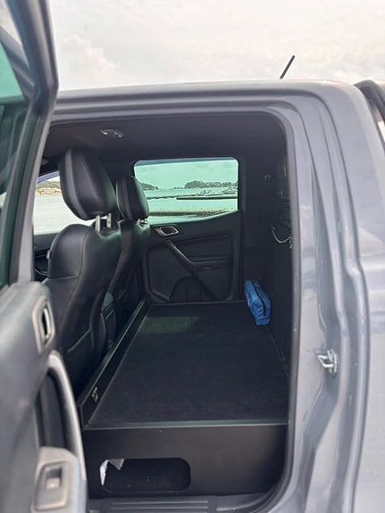 Ford Ranger Raptor 12 of 17