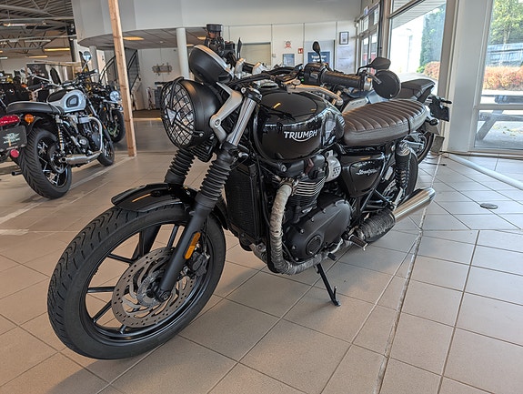Triumph Street Twin 4 of 6