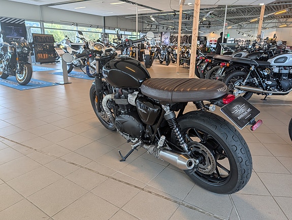 Triumph Street Twin 3 of 6