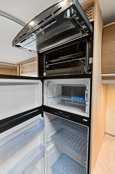 Bürstner BT7262 55 Edition | Truma | Stekeovn | Senkeseng | 3850kg | Gulvvarme | 12 of 30