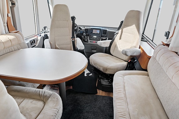Hymer MOBIL B 554 | Alde | Solceller | Stekeovn | 2 of 30