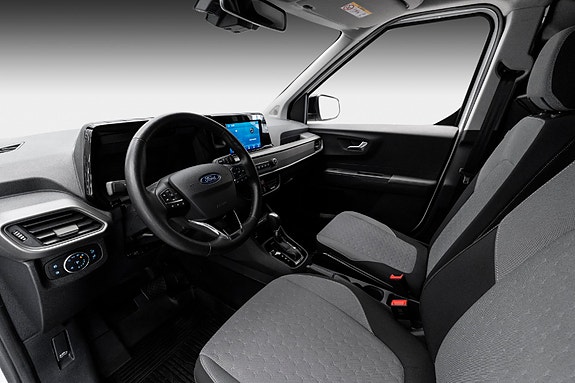 Ford Transit Courier 23 of 25
