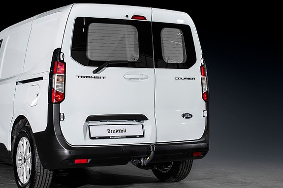 Ford Transit Courier 7 of 25