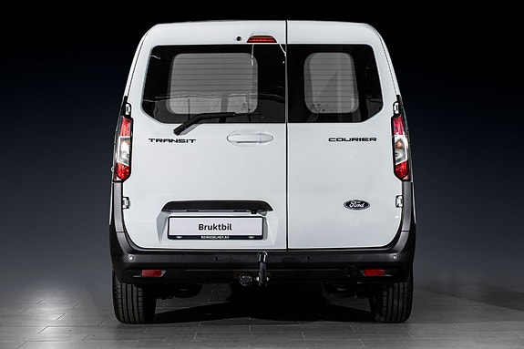 Ford Transit Courier 9 of 25
