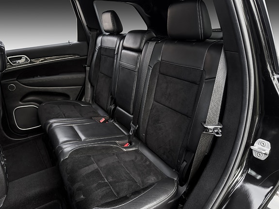Jeep Grand Cherokee 18 of 27