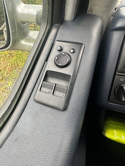 Volkswagen Caravelle 11 of 30