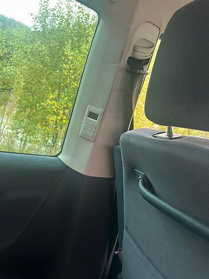 Volkswagen Caravelle 28 of 30