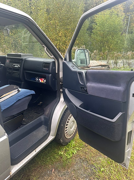Volkswagen Caravelle 29 of 30