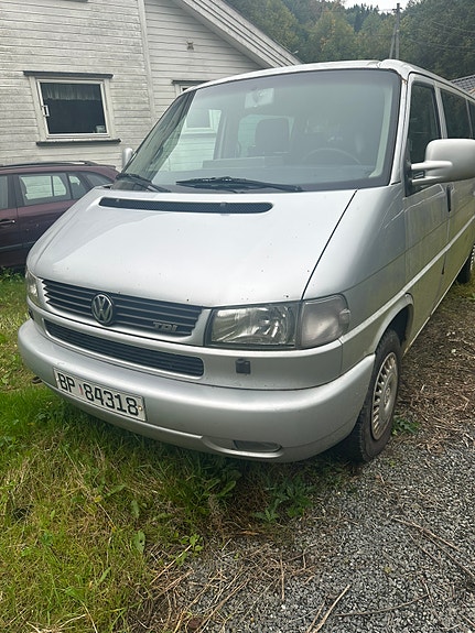 Volkswagen Caravelle 18 of 30