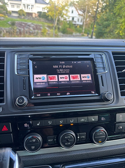 Volkswagen Caravelle 11 of 11