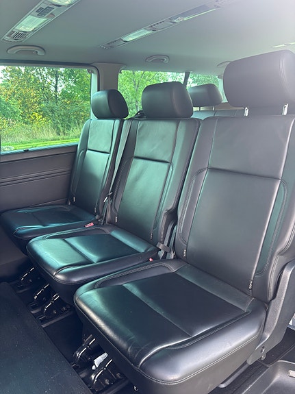 Volkswagen Caravelle 7 of 11