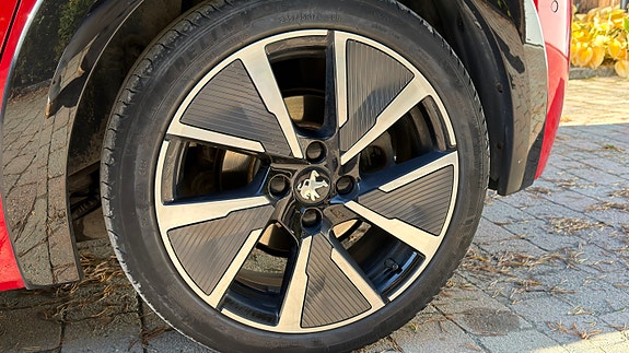 Peugeot e-208 22 of 23
