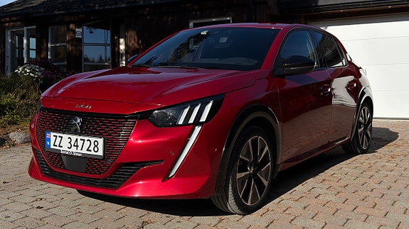 Peugeot e-208 4 of 23