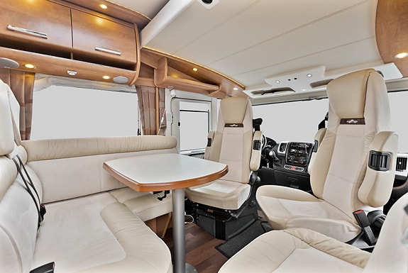 Carthago CHIC C-LINE I 4.9 | Solcelle | 3L motor | Automat | Stekeovn | 2 of 30
