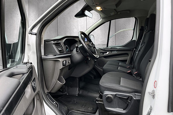 Ford Transit Custom 14 of 20