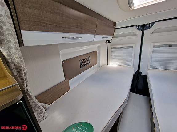 Pilote V630 Bybobil med 2 enkle senger og mye utstyr klar for både fricamp og vanlig Camping 15 of 17