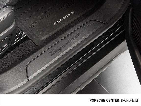 Porsche Taycan 4 30 of 30