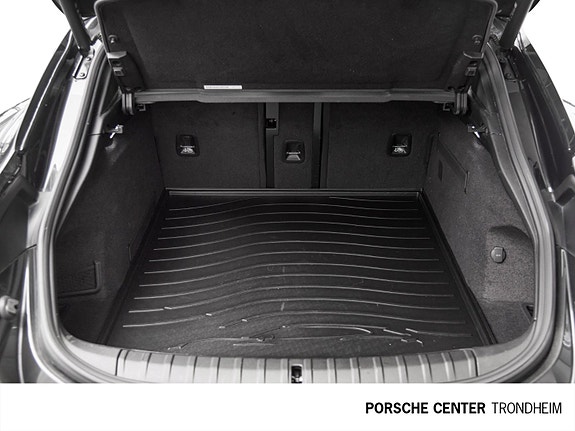 Porsche Taycan 4 27 of 30