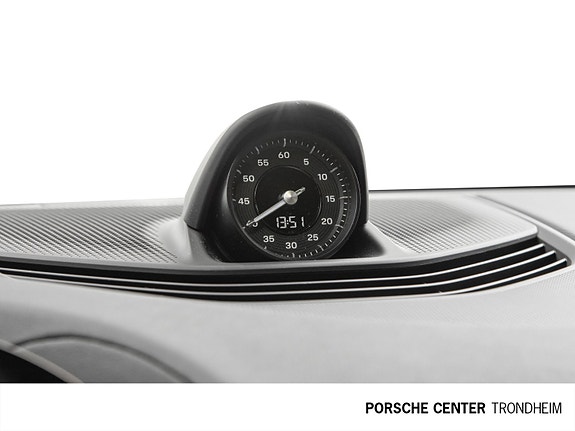 Porsche Taycan 4 14 of 30