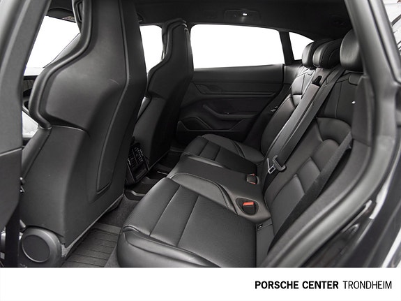 Porsche Taycan 4 25 of 30