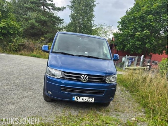 Volkswagen Caravelle 2 of 17
