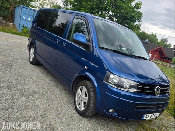 Volkswagen Caravelle 5 of 17