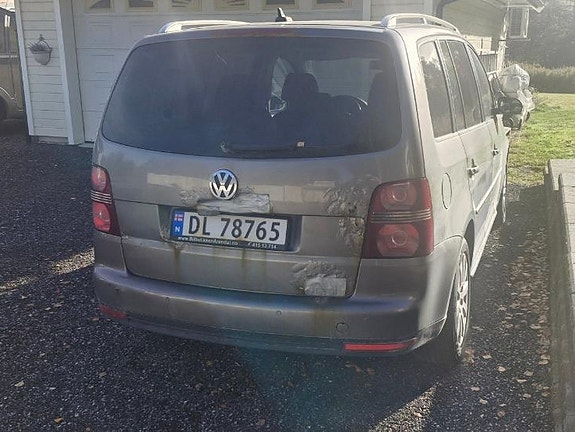 Volkswagen Touran 4 of 13