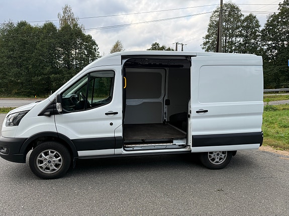 Ford E-Transit 21 of 24