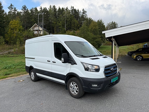 Ford E-Transit 7 of 24