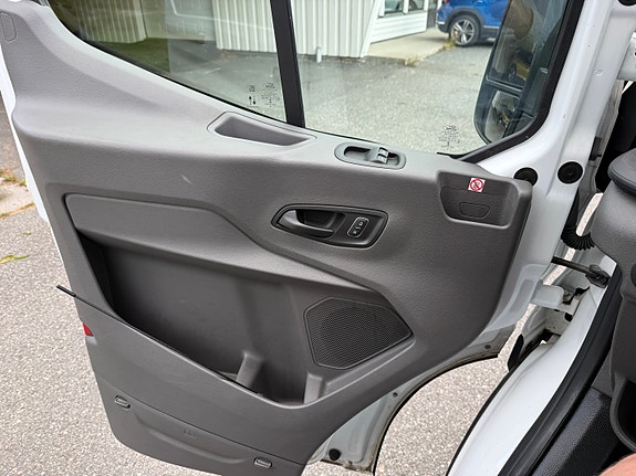 Ford E-Transit 20 of 24