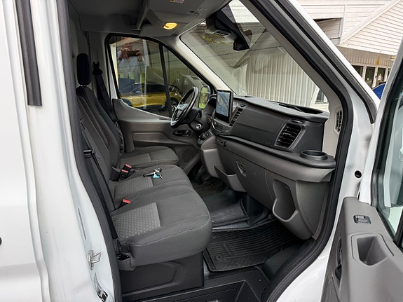 Ford E-Transit 10 of 24