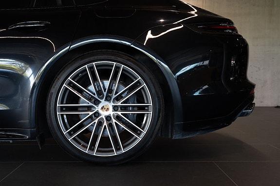Porsche Panamera 26 of 29